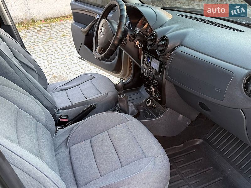 Внедорожник / Кроссовер Dacia Duster 2012 в Борщеве