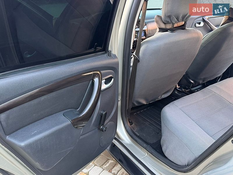 Внедорожник / Кроссовер Dacia Duster 2012 в Борщеве