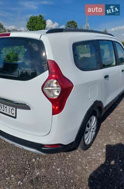 Минивэн Dacia Lodgy Stepway 2016 в 