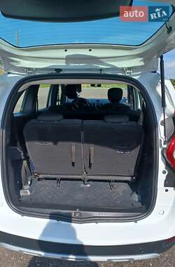 Минивэн Dacia Lodgy Stepway 2016 в 