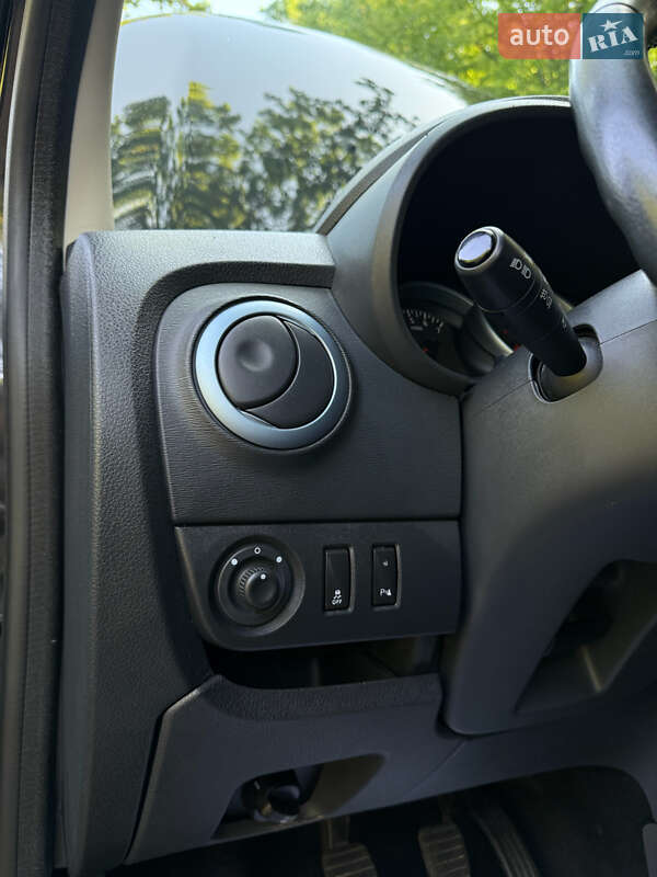 Минивэн Dacia Lodgy Stepway 2016 в Стрые фото 39 Минивэн Dacia Lodgy Stepway 2016 в Стрые