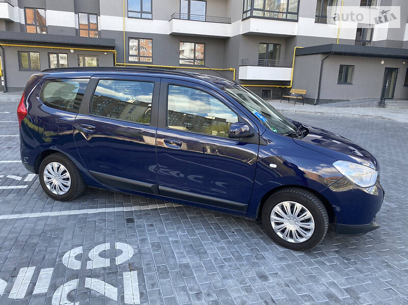 Мінівен Dacia Lodgy 2013 в Луцьку