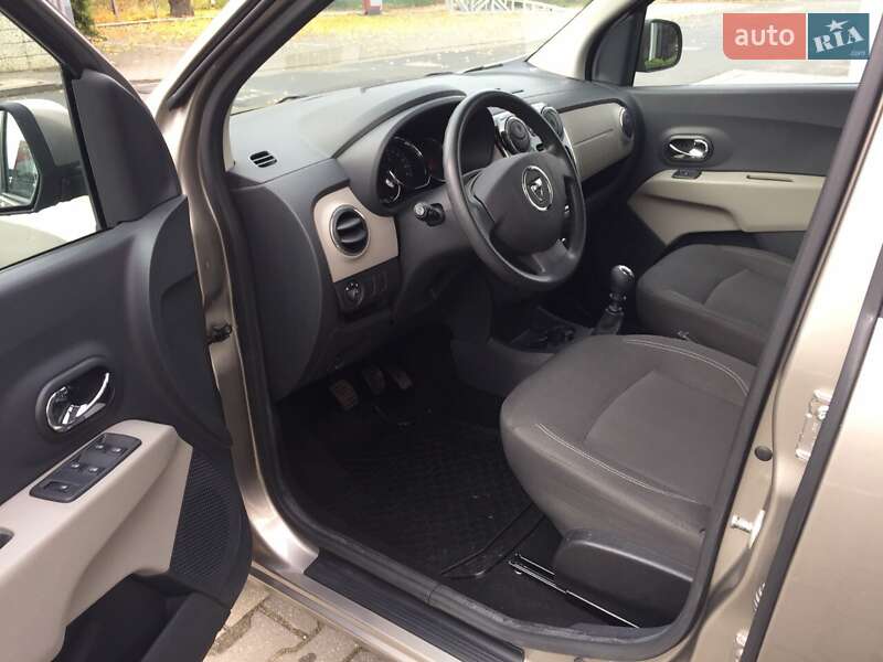 Мінівен Dacia Lodgy 2012 в Одесі