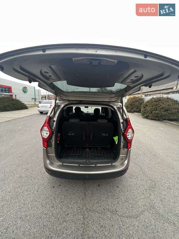 Мінівен Dacia Lodgy 2013 в Ужгороді