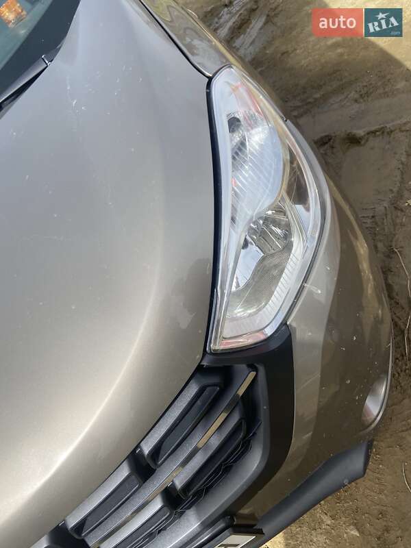 Мінівен Dacia Lodgy 2012 в Львові