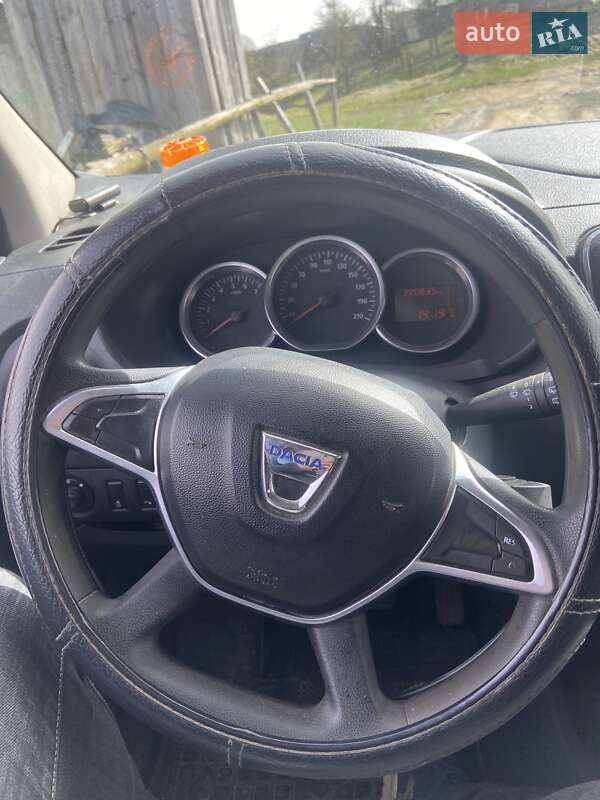 Мінівен Dacia Lodgy 2012 в Львові