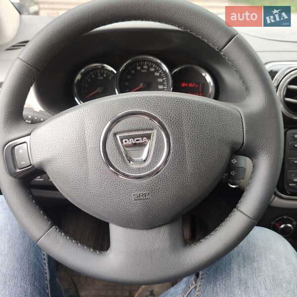 Мінівен Dacia Lodgy 2012 в Черкасах