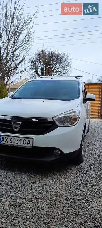 Минивэн Dacia Lodgy 2013 в 