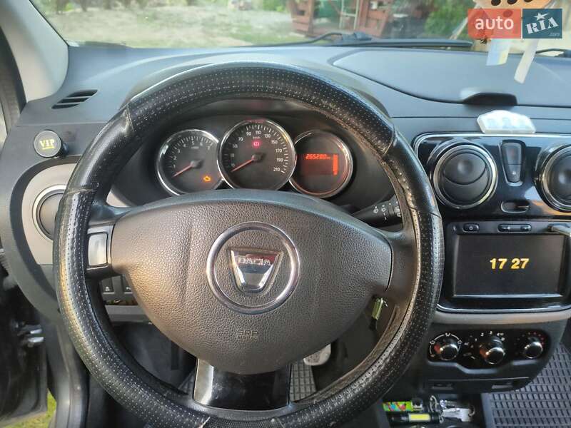 Мінівен Dacia Lodgy 2012 в Львові