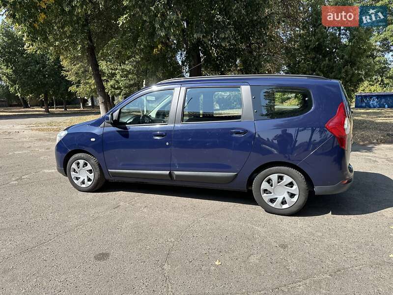 Мінівен Dacia Lodgy 2012 в Лебедині