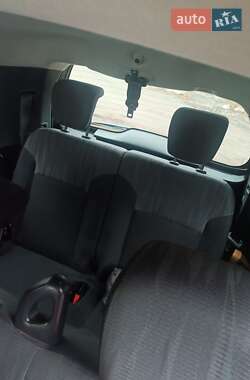 Минивэн Dacia Lodgy 2013 в 