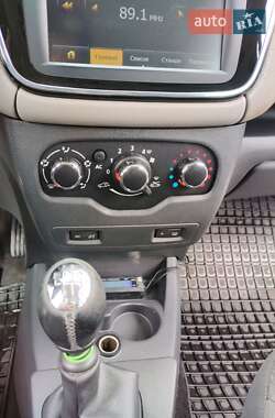 Минивэн Dacia Lodgy 2013 в 