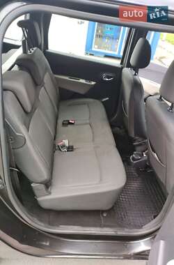 Минивэн Dacia Lodgy 2013 в 