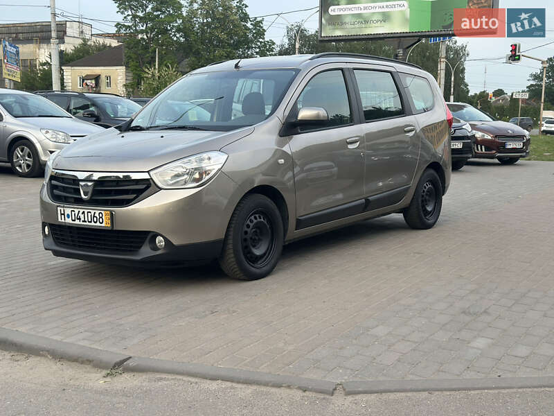 Минивэн Dacia Lodgy 2013 в 
