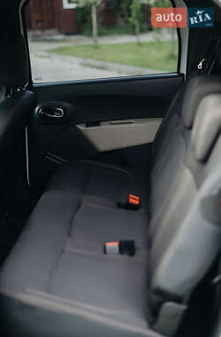 Мінівен Dacia Lodgy 2012 в 