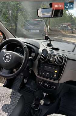 Минивэн Dacia Lodgy 2013 в 