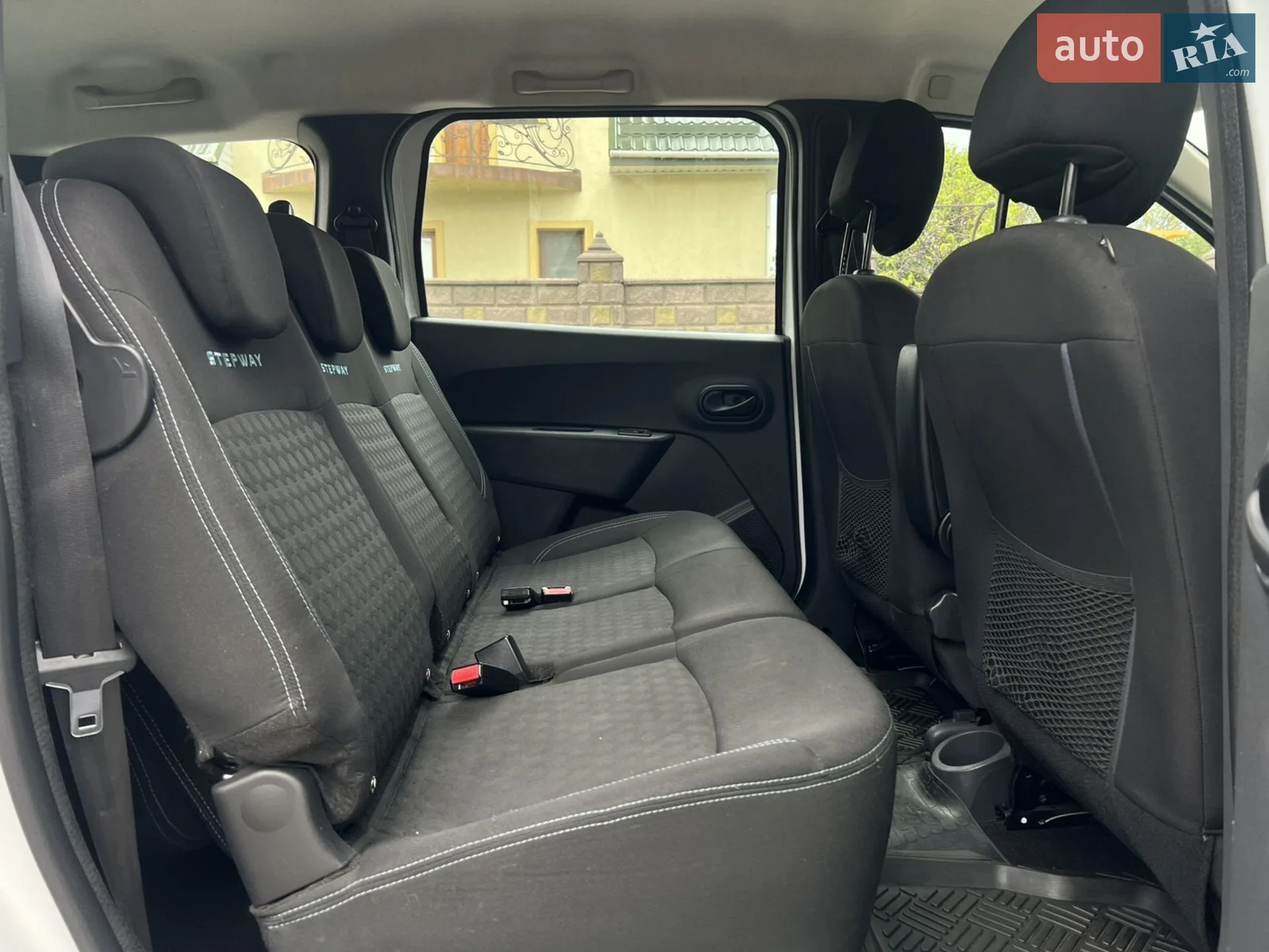 2016 Dacia Lodgy - мініатюра 10