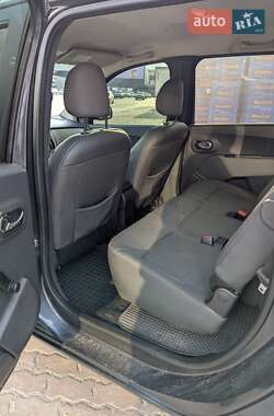 Минивэн Dacia Lodgy 2012 в 