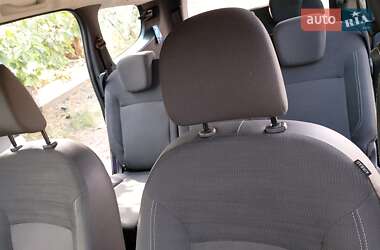 Минивэн Dacia Lodgy 2013 в 