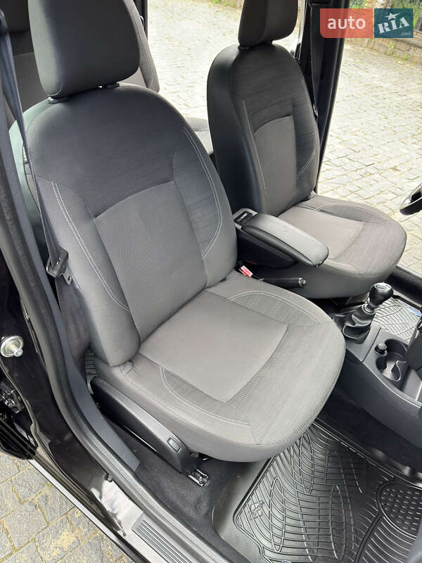 Минивэн Dacia Lodgy 2013 в Черновцах