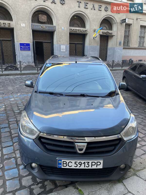 Мінівен Dacia Lodgy 2013 в Львові