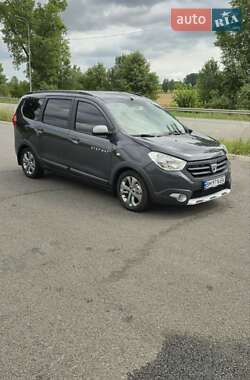Мінівен Dacia Lodgy 2016 в Ромнах