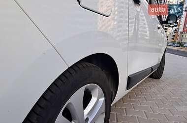 Мінівен Dacia Lodgy 2013 в 