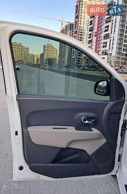 Мінівен Dacia Lodgy 2013 в 