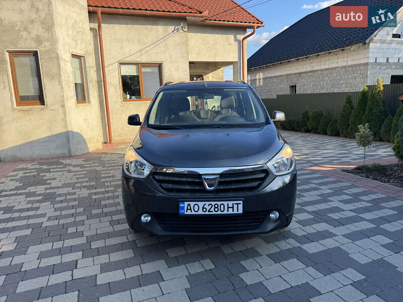 Минивэн Dacia Lodgy 2013 в Мукачево