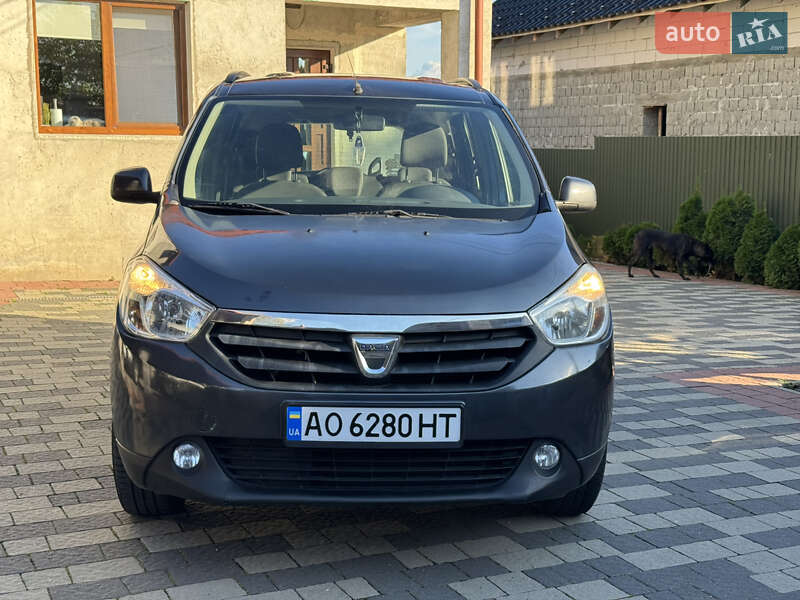 Минивэн Dacia Lodgy 2013 в Мукачево