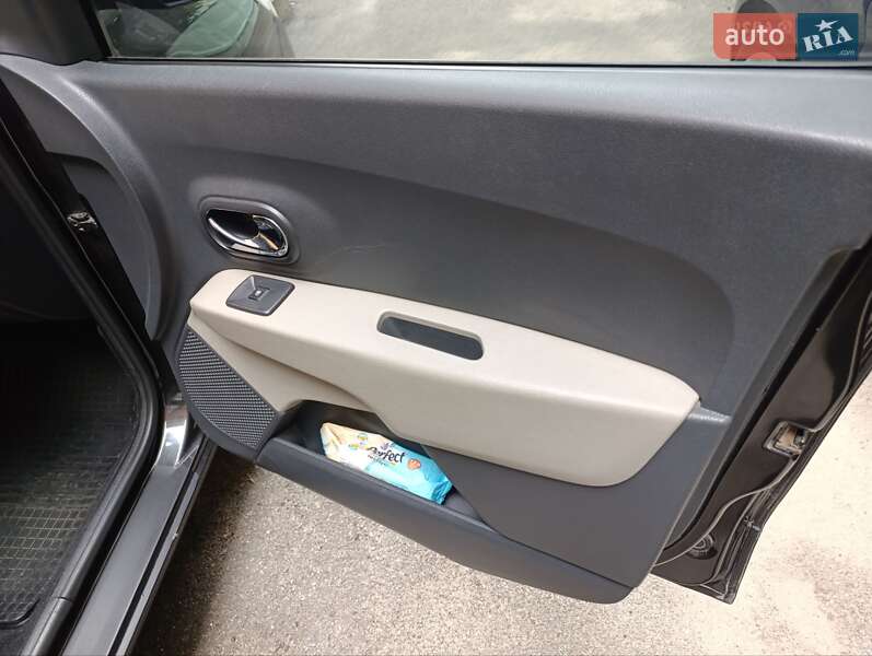 Минивэн Dacia Lodgy 2012 в Киеве фото 6 Минивэн Dacia Lodgy 2012 в Киеве