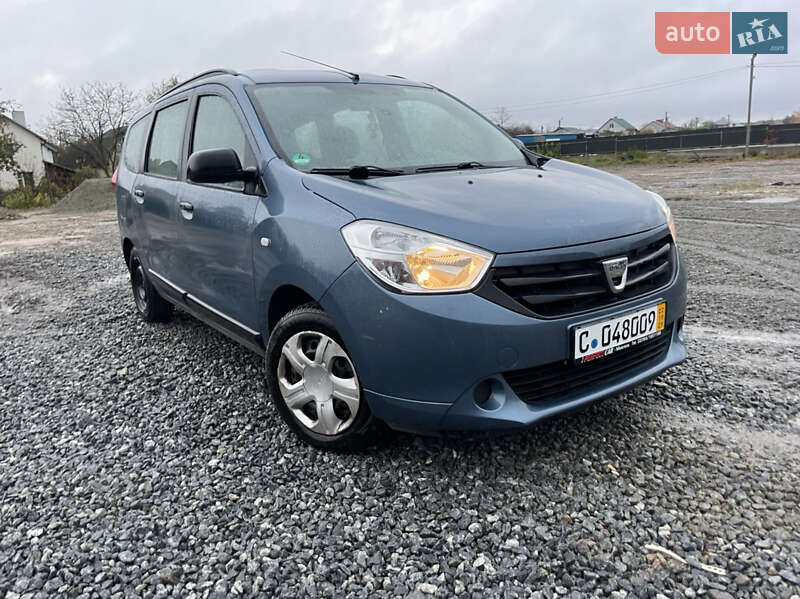 Минивэн Dacia Lodgy 2013 в 