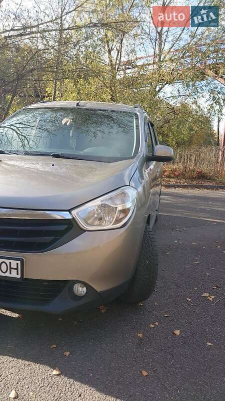 Минивэн Dacia Lodgy 2012 в Черновцах
