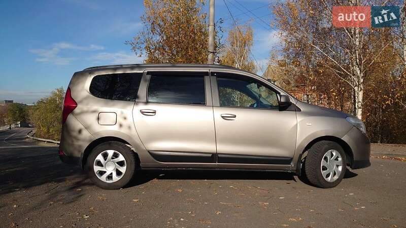 Минивэн Dacia Lodgy 2012 в Черновцах