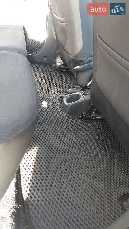 Минивэн Dacia Lodgy 2012 в Черновцах