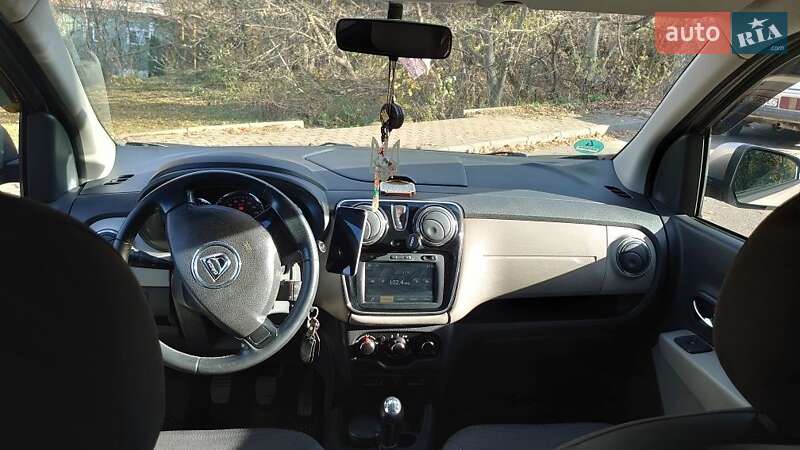 Минивэн Dacia Lodgy 2012 в Черновцах
