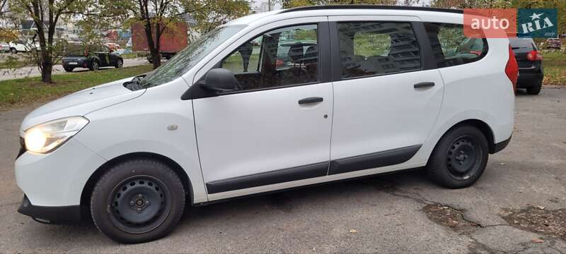 Мінівен Dacia Lodgy 2013 в Києві