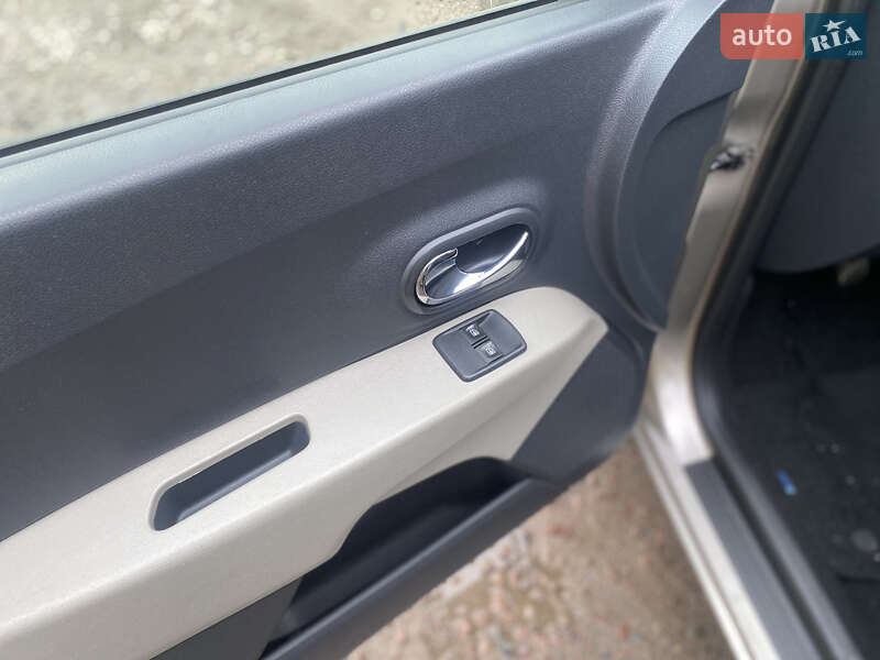 Мінівен Dacia Lodgy 2012 в Рівному