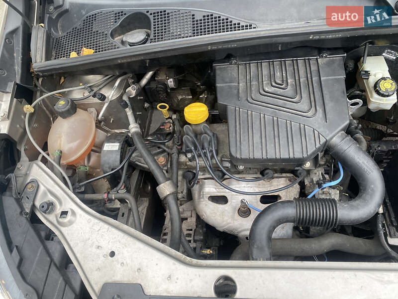 Мінівен Dacia Lodgy 2012 в Рівному