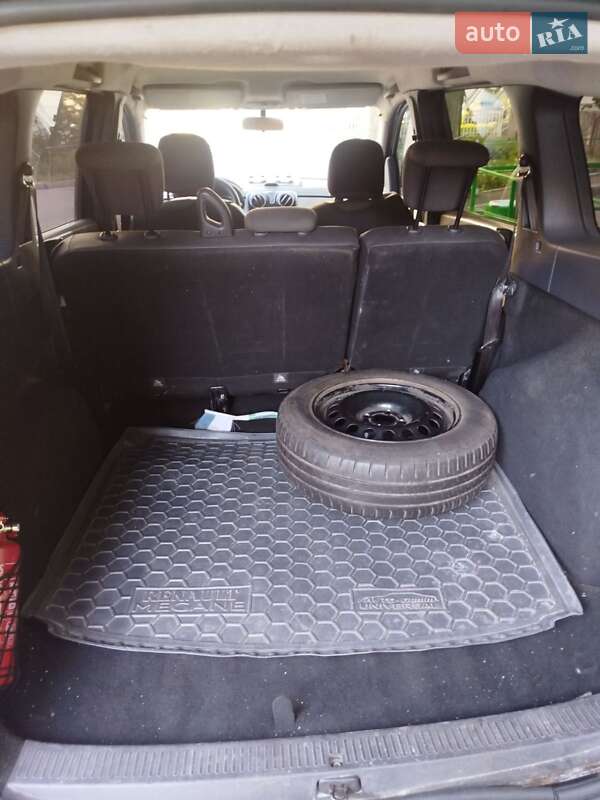 Минивэн Dacia Lodgy 2013 в Киеве