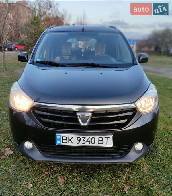 Мінівен Dacia Lodgy 2013 в Сарнах