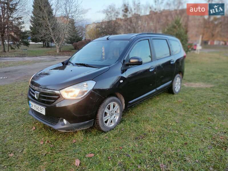Мінівен Dacia Lodgy 2013 в Сарнах