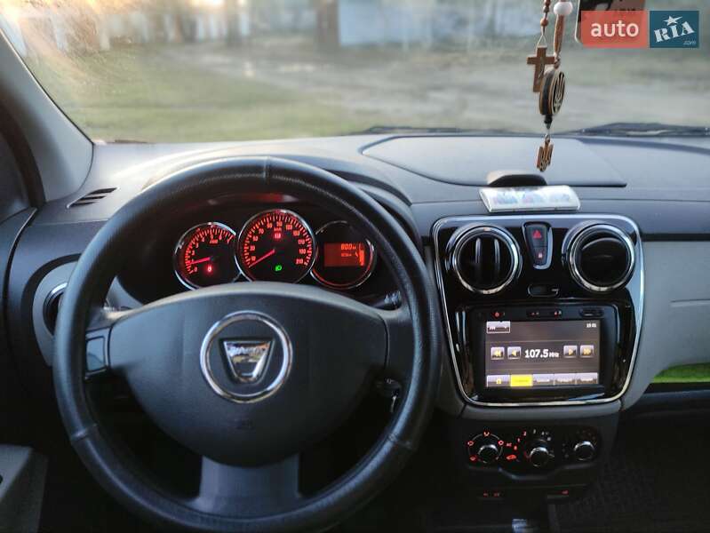 Мінівен Dacia Lodgy 2013 в Сарнах