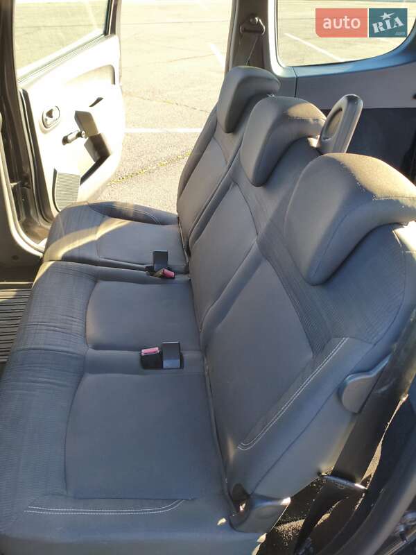 Мінівен Dacia Lodgy 2012 в Сумах