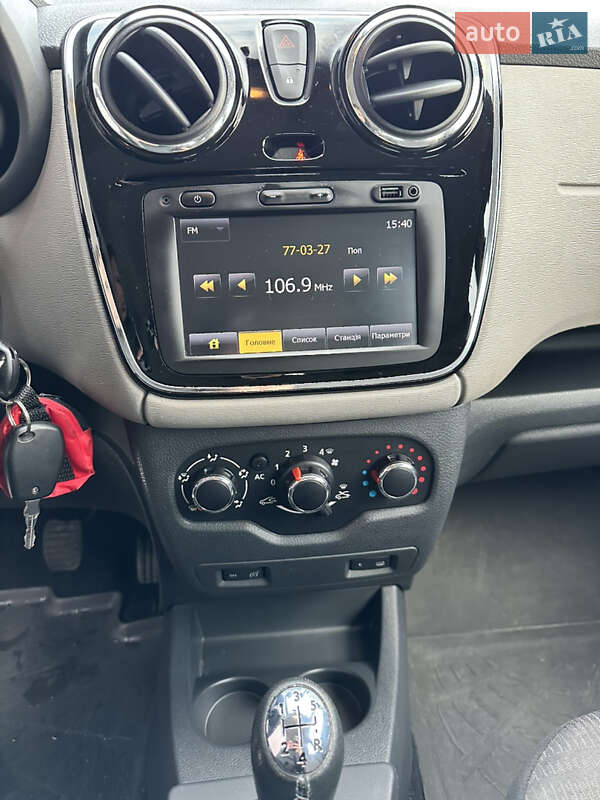 Мінівен Dacia Lodgy 2012 в Луцьку