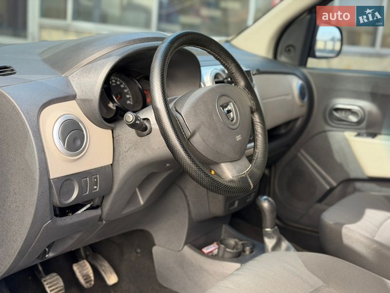 Минивэн Dacia Lodgy 2012 в Львове