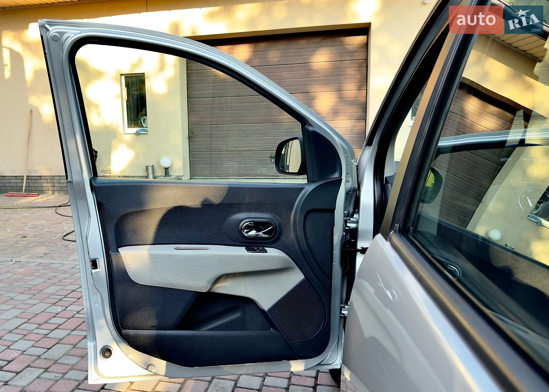 2012 Dacia Lodgy - мініатюра 21
