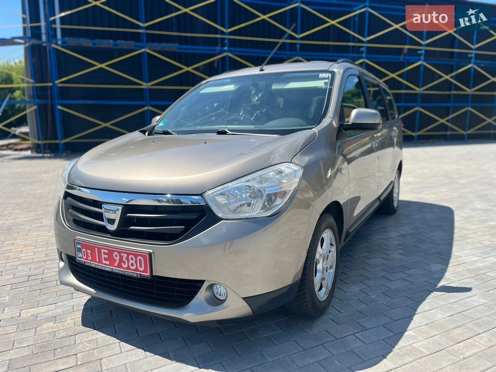 2013 Dacia Lodgy - мініатюра 2