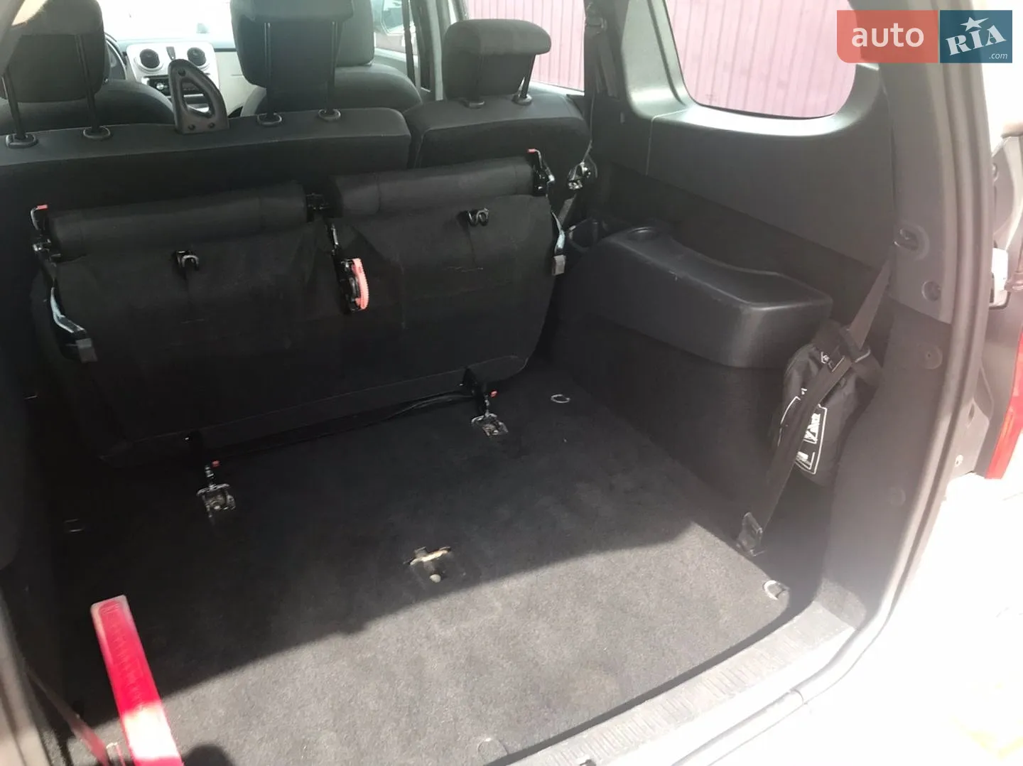 2012 Dacia Lodgy - мініатюра 24