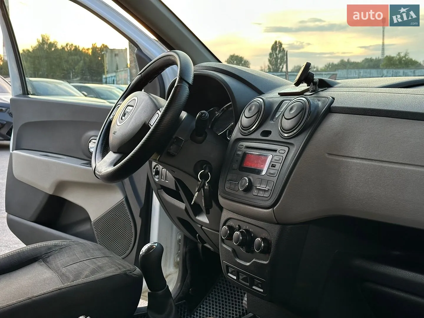 2015 Dacia Lodgy - мініатюра 23